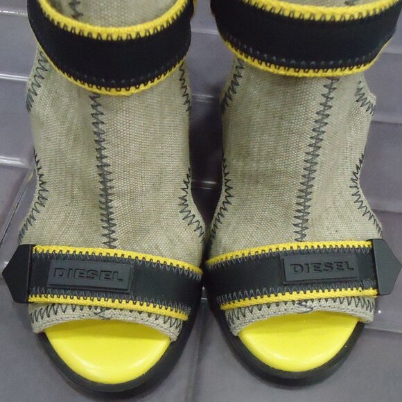 NWOT. SIZE 38. Diesel open toe wedge heel sandals. - Picture 3 of 16